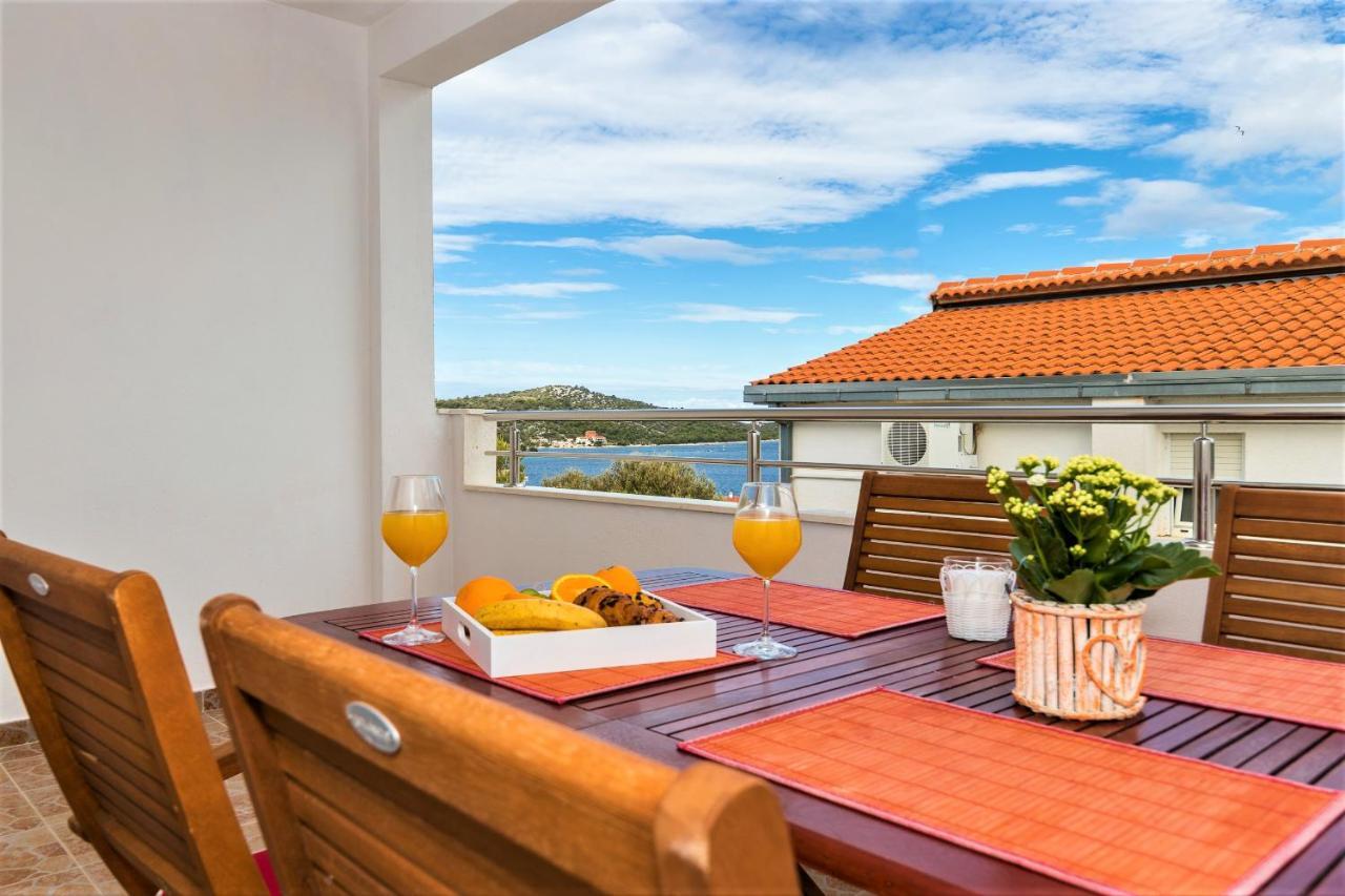 Apartment Dora Ražanj Kültér fotó