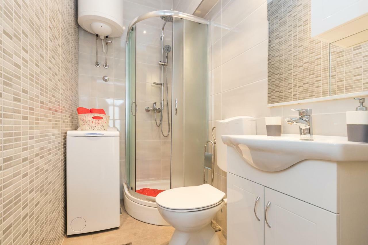 Apartment Dora Ražanj Kültér fotó