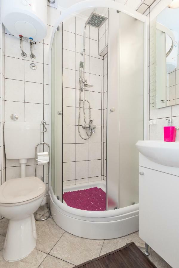 Apartment Dora Ražanj Kültér fotó