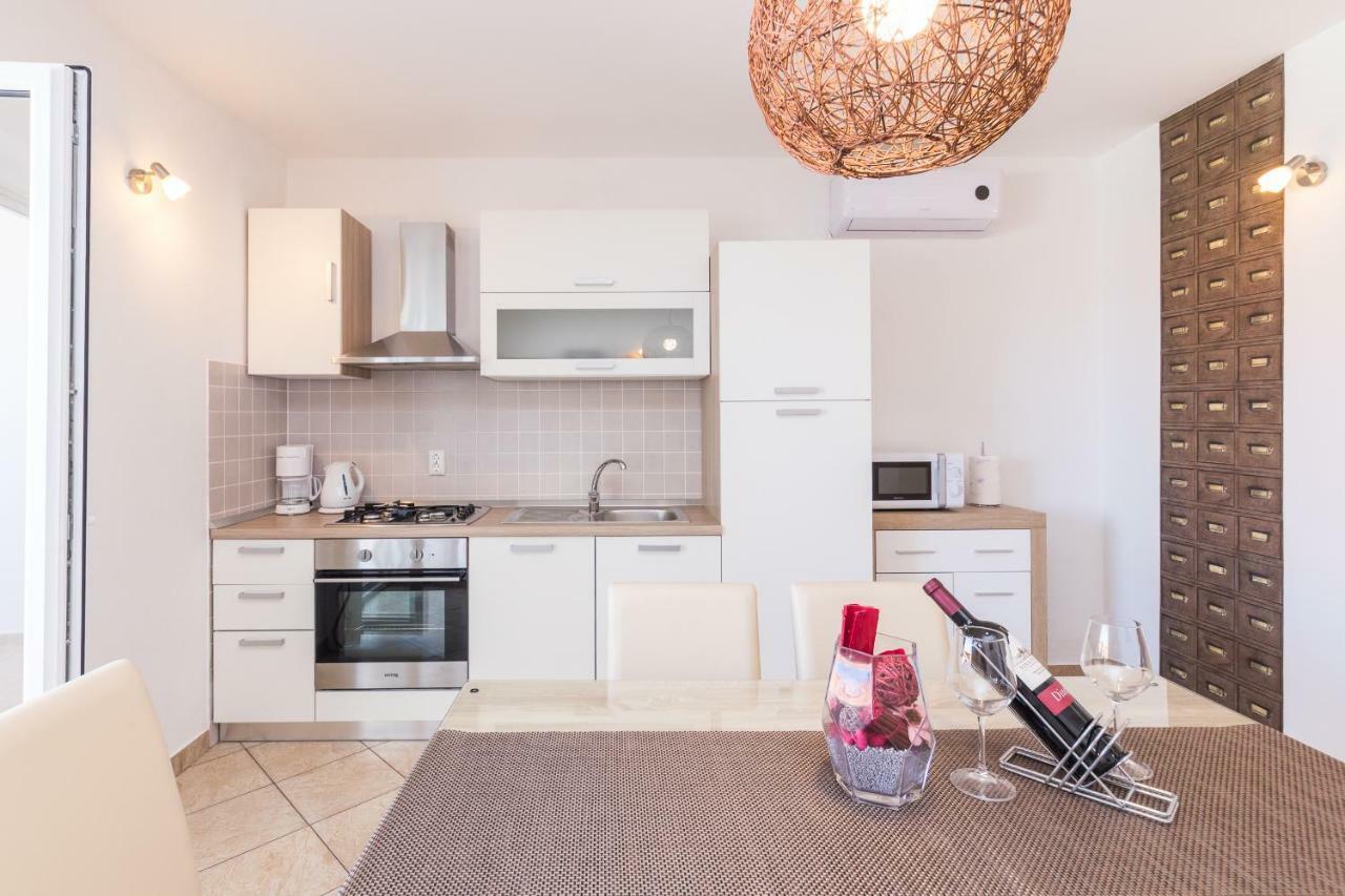 Apartment Dora Ražanj Kültér fotó